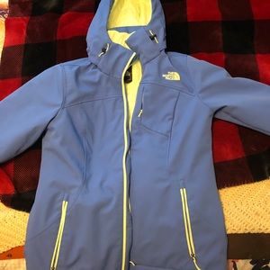 Women’s North face hooded elevation jacket